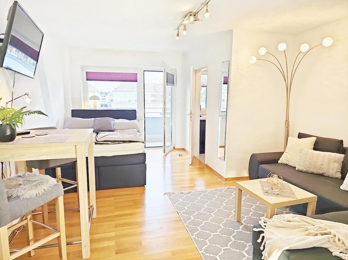 Furnished U6 Harras *