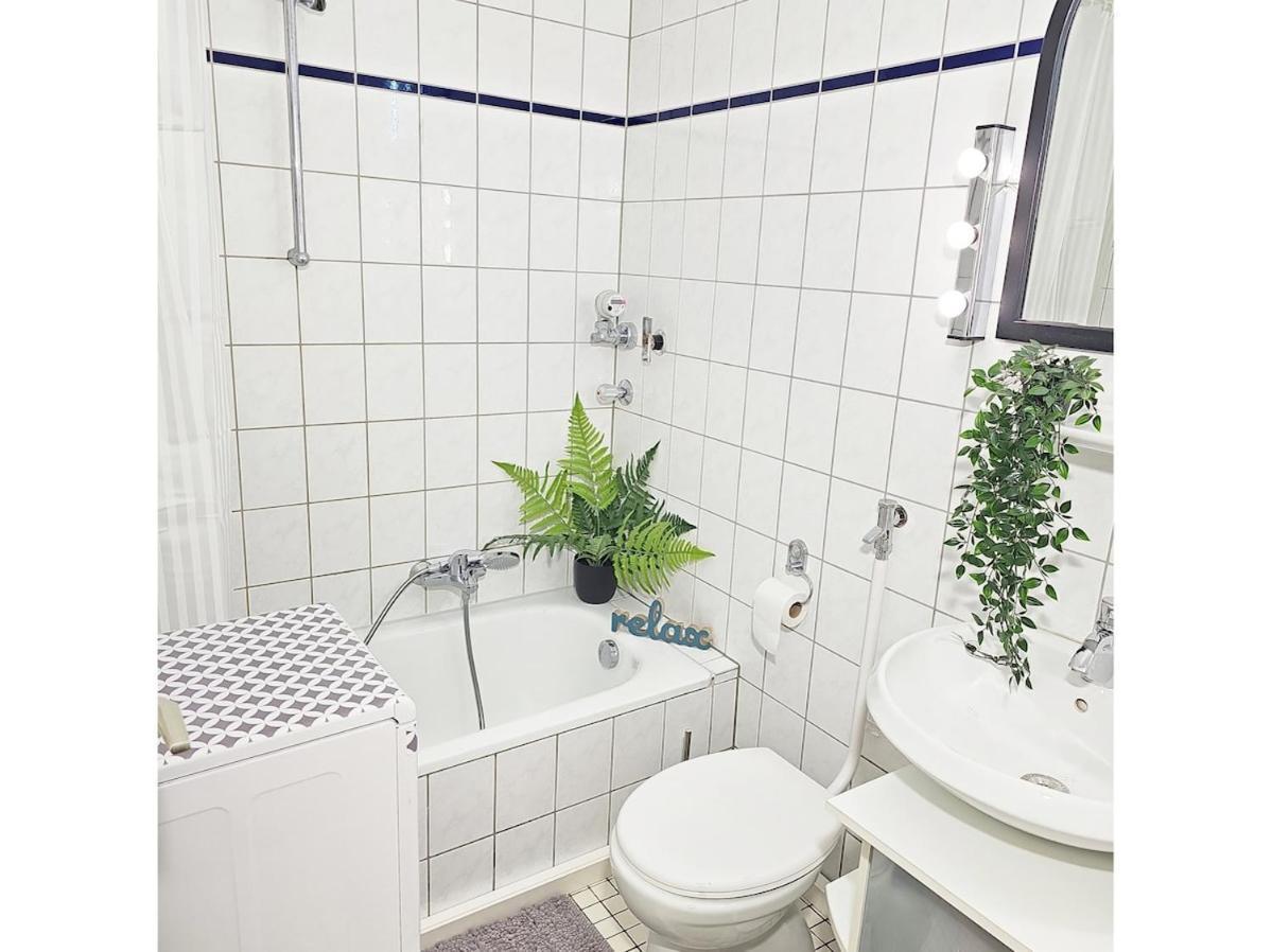 Furnished U6 Harras Apartment Munich