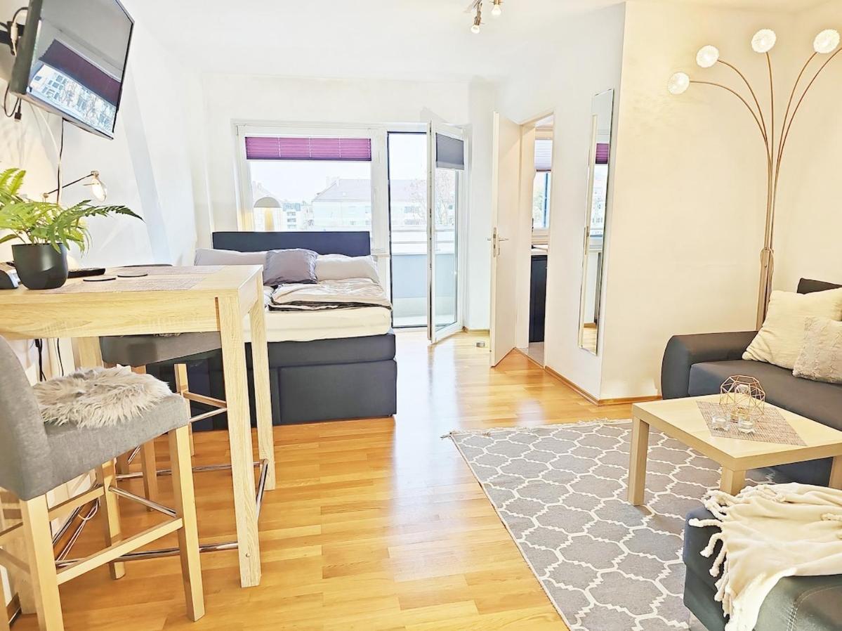 Furnished U6 Harras Apartment *