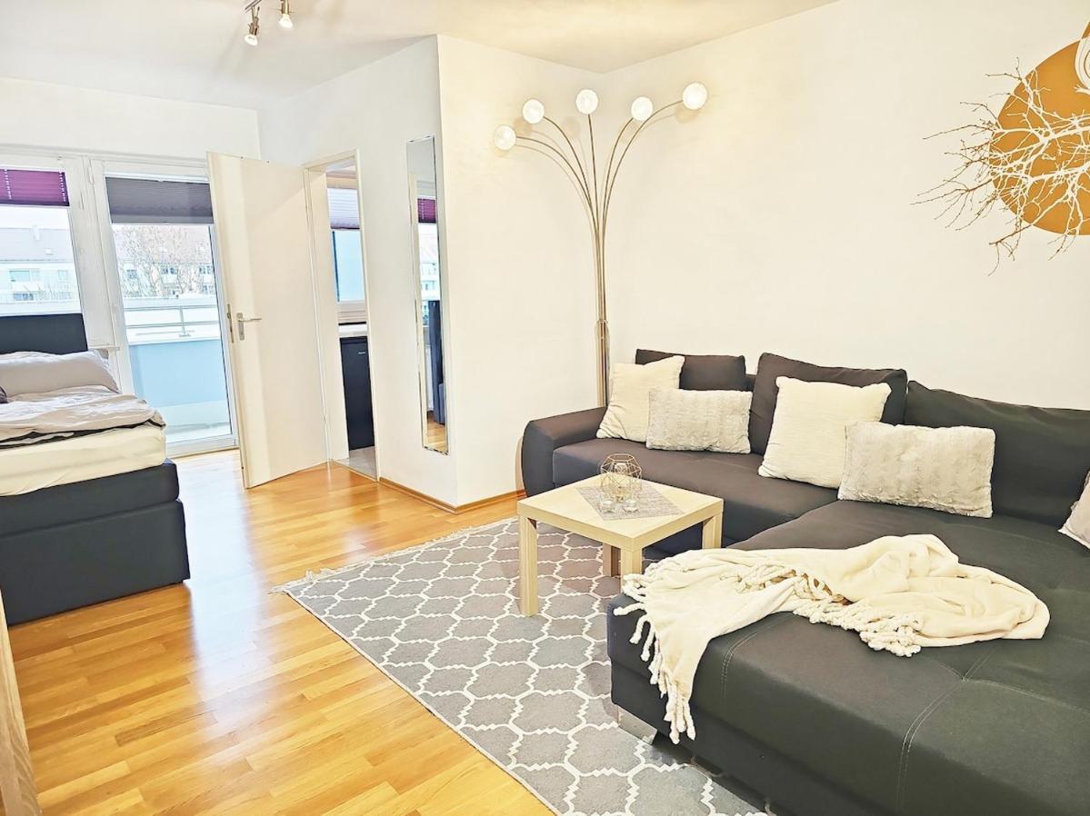 Furnished U6 Harras Apartment Munich